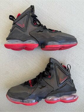 Nike LeBron XIX 19 Bred Boys Size 4.5Y Black Red BBall Athletic Shoes CZ0203-001